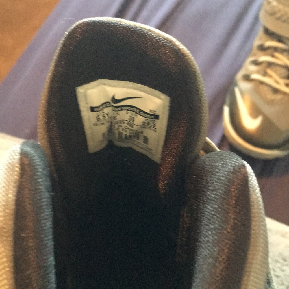 Nike - Picture 4 of 6